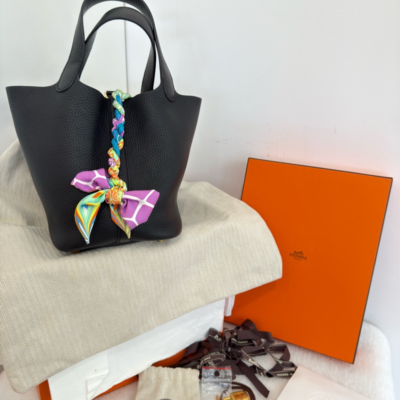 極新HERMES黑色金釦18cm Picotin89黑Noir小水桶包-0