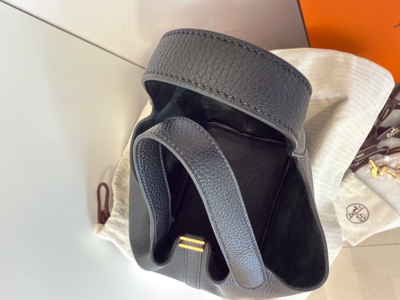 極新HERMES黑色金釦18cm Picotin89黑Noir小水桶包-15