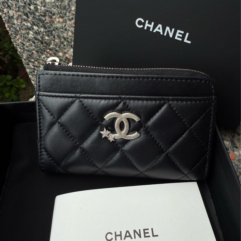 二手CHANEL黑色羊皮銀星星水鑽C logoL型卡夾零錢包AP3732-0