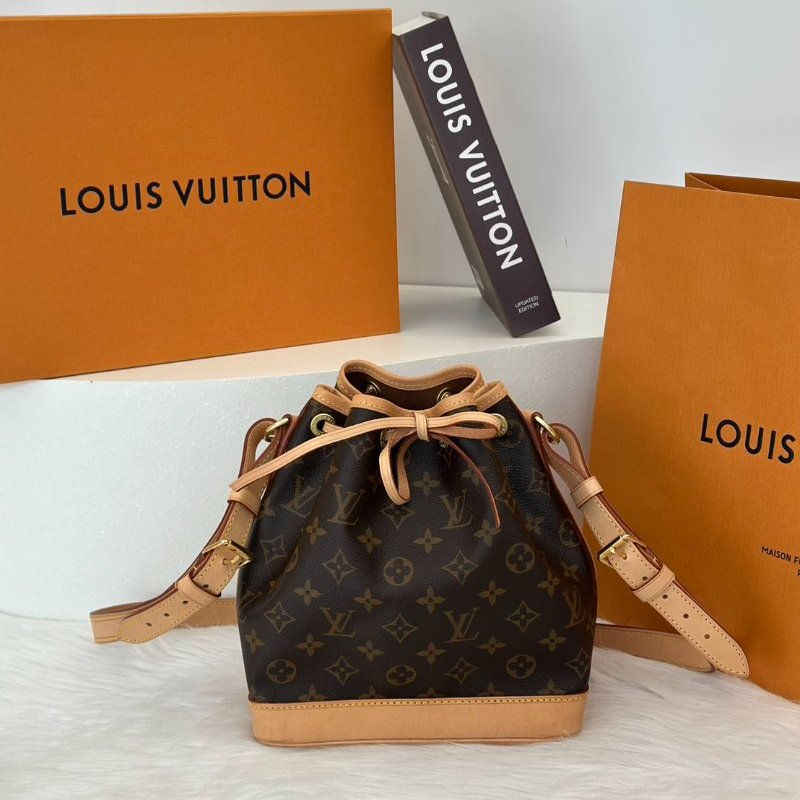 LOUIS VUITTON Noe BB老花水桶包-0
