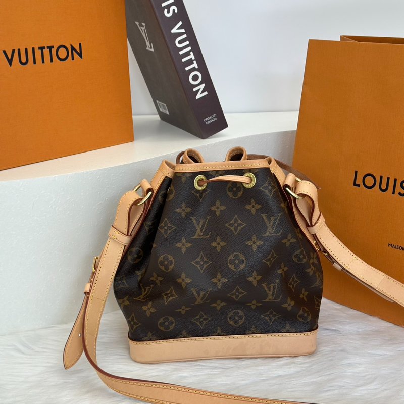 LOUIS VUITTON Noe BB老花水桶包-5