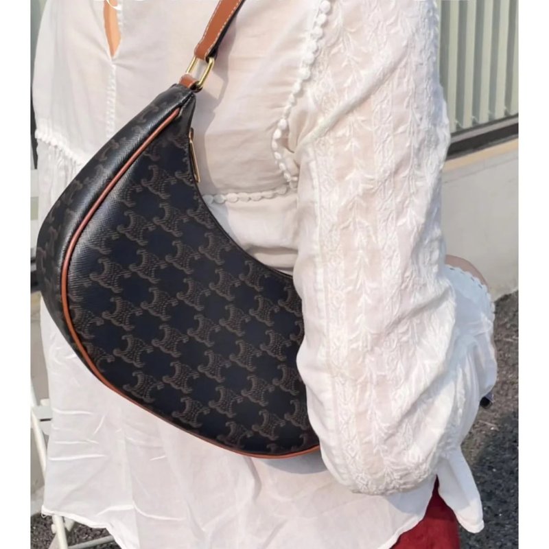 CELINE 凱旋帆布AVA腋下包-8