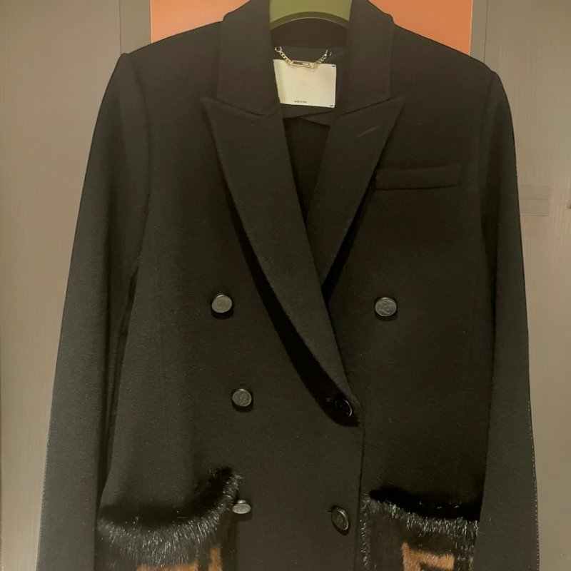 🎉新品好折扣✨Fendi 女款 FF8948 貂毛皮草口袋配刷毛羊毛大衣 EU40S-M/42M-L(兩款尺寸可選)-3