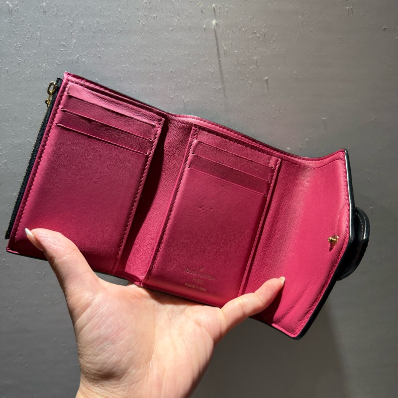 Louis Vuitton 內裡桃紅短夾-4