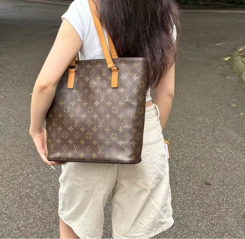 「JL精品代購」Lv絕版老花豎款中號Vivian手提包-1