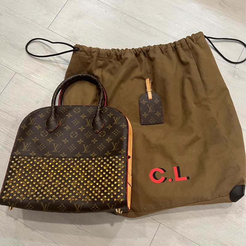 Louis Vuitton x Christian Louboutin 聯名款M41234 小馬皮革卯釘手提包-0