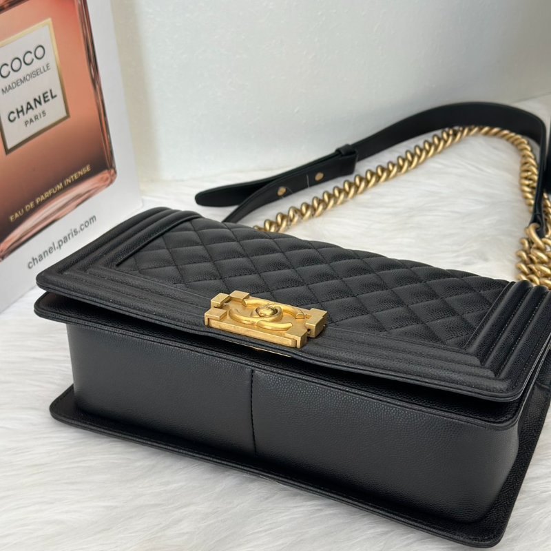 CHANEL Boy25粒面牛皮口蓋包 - 黑金-4