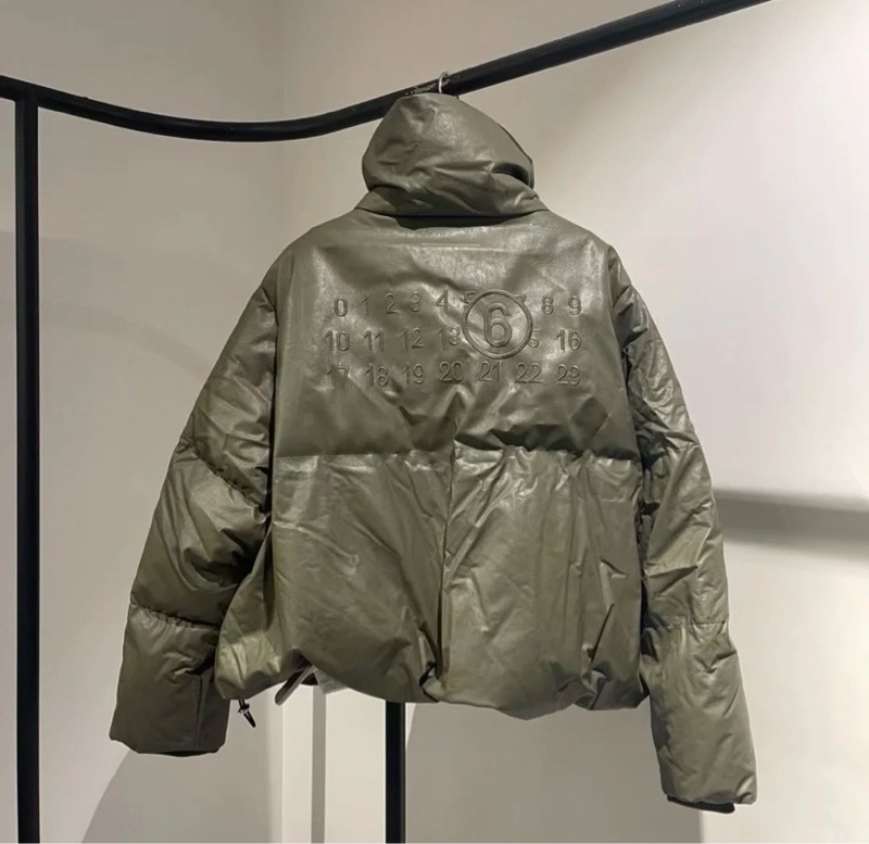 MM6 Maison Margiela 女款 PU皮 軍綠色 刺繡Logo 羽絨 #S 碼-1