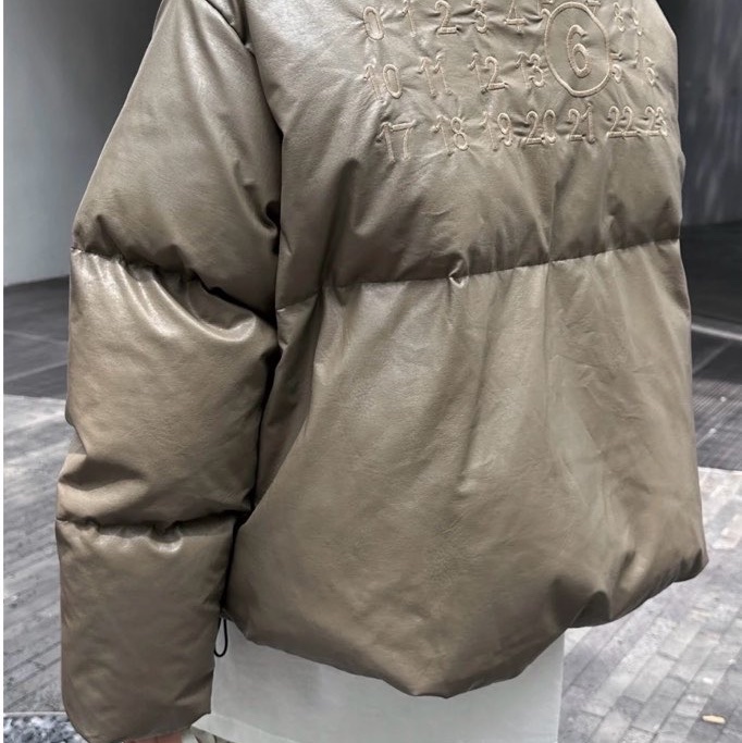MM6 Maison Margiela 女款 PU皮 軍綠色 刺繡Logo 羽絨 #S 碼-2