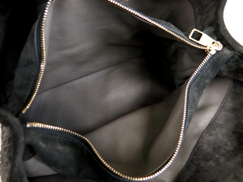 LOUIS VUITTON 2008秋冬走秀限量款稀有蟒蛇皮絨面皮革手提包M95811-9