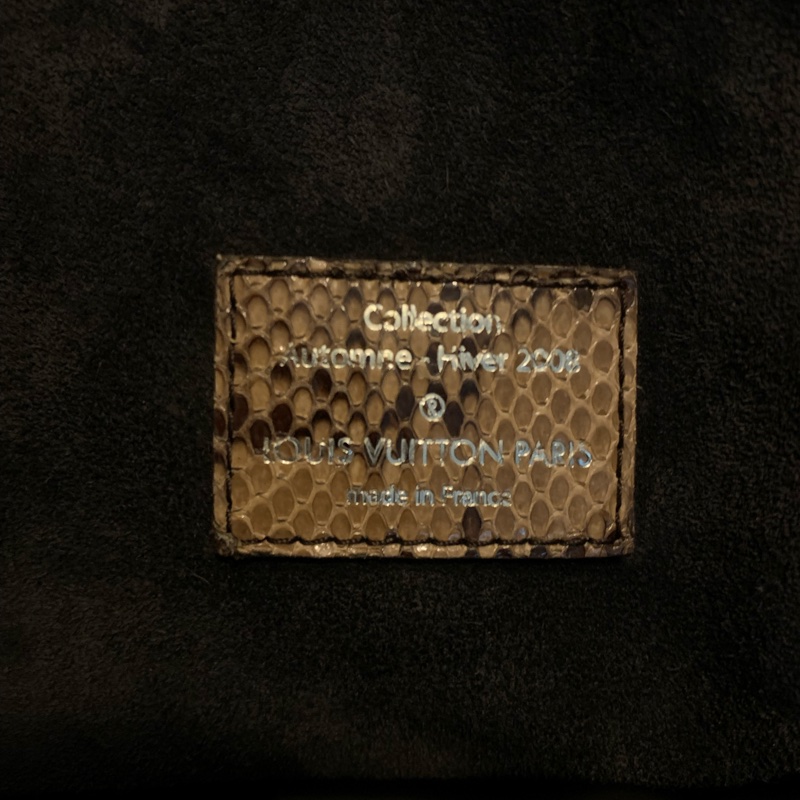 LOUIS VUITTON 2008秋冬走秀限量款稀有蟒蛇皮絨面皮革手提包M95811-18