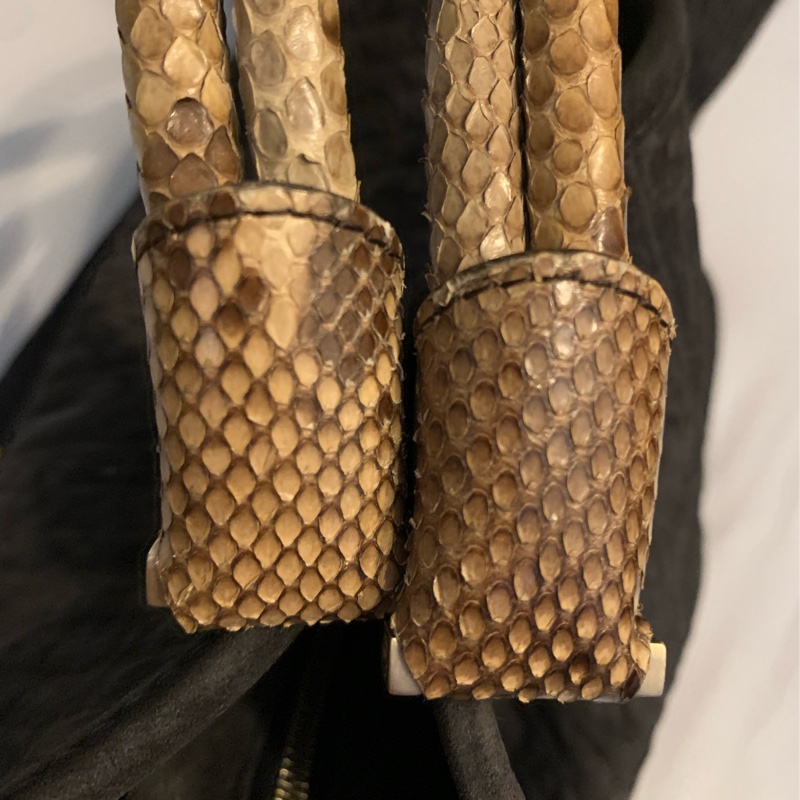 LOUIS VUITTON 2008秋冬走秀限量款稀有蟒蛇皮絨面皮革手提包M95811-27