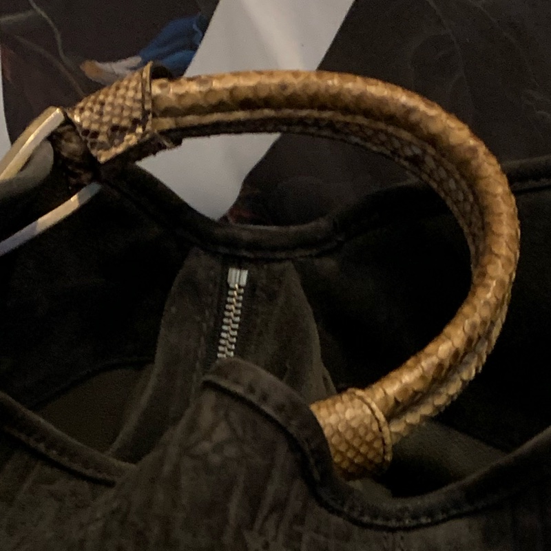 LOUIS VUITTON 2008秋冬走秀限量款稀有蟒蛇皮絨面皮革手提包M95811-32