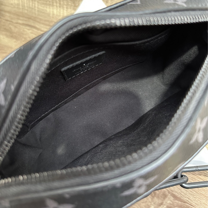 ˗ˏˋ 男生包包首選 º· 𓈒꙳ ˖ Louis Vuitton M44735 王鶴棣同款 Mini Soft Trunk 黑武士 斜背包-14