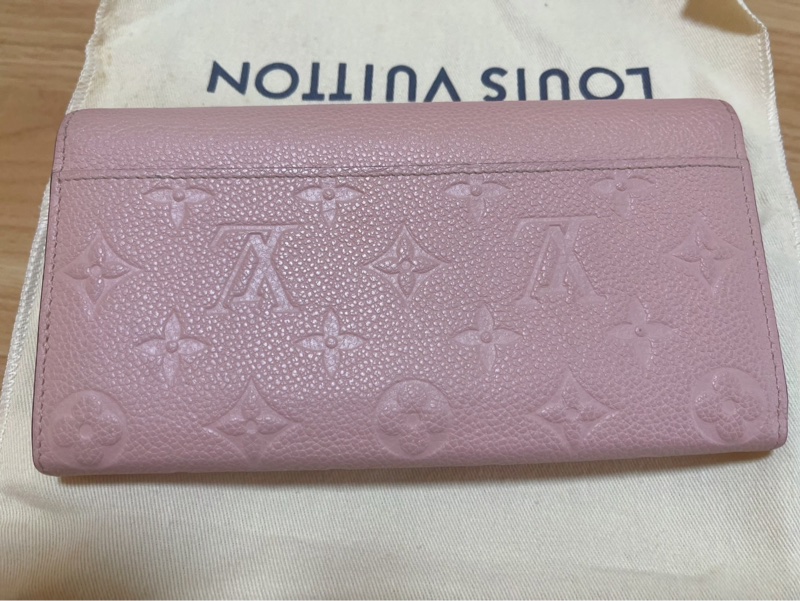 Louis Vuitton LV M64082 Sarah 經典花紋全皮革壓紋扣式 長夾.-4