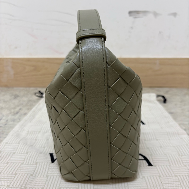 Bottega Veneta BV Wallace Mini 飯盒包 洞石綠-5