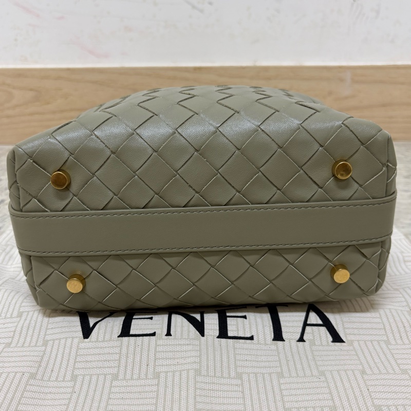 Bottega Veneta BV Wallace Mini 飯盒包 洞石綠-8