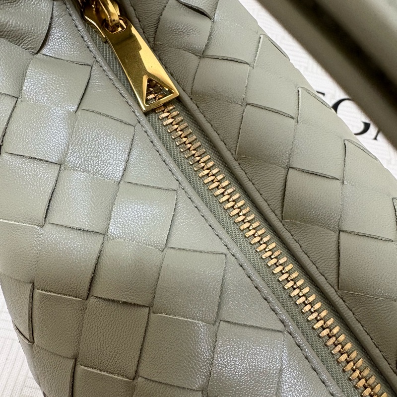 Bottega Veneta BV Wallace Mini 飯盒包 洞石綠-13
