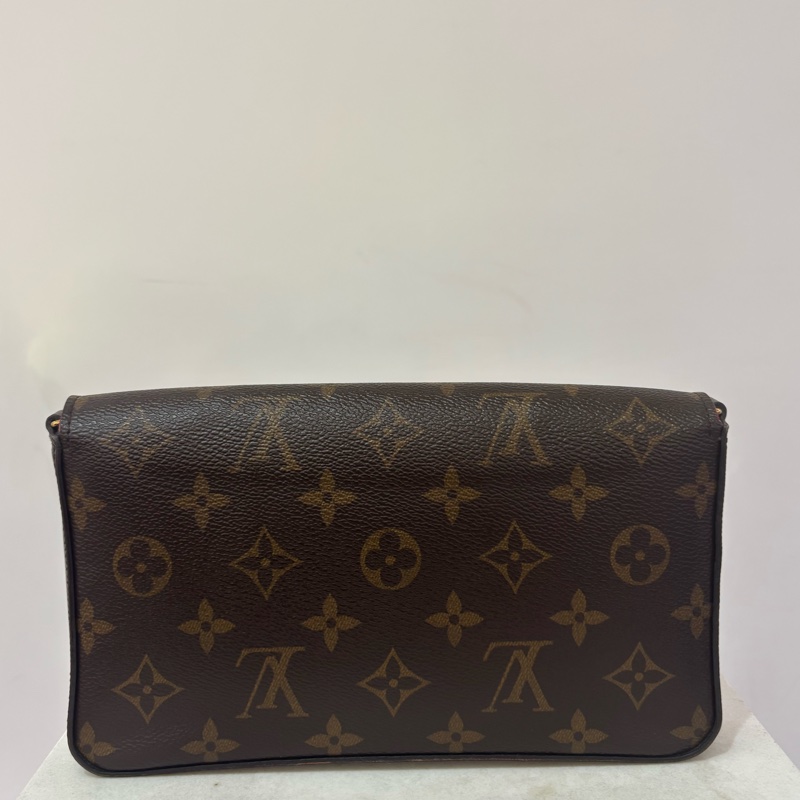 LV（M)紫紅內裡信封三合一WOC-1