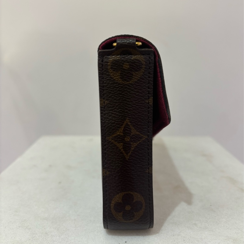 LV（M)紫紅內裡信封三合一WOC-2