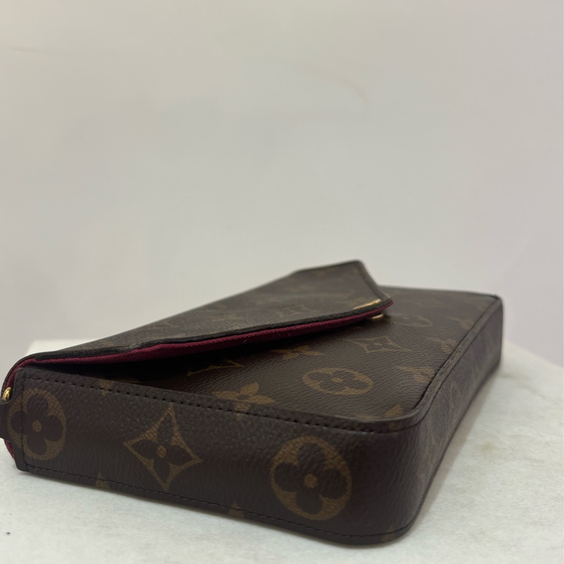 LV（M)紫紅內裡信封三合一WOC-5