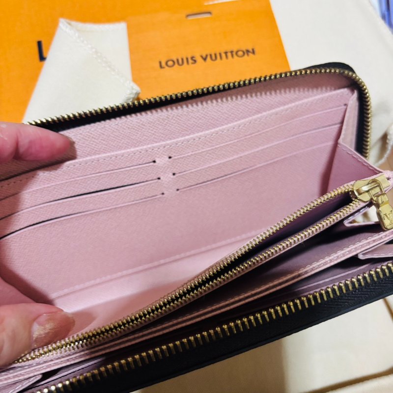 LV老花長夾粉色內裡-2