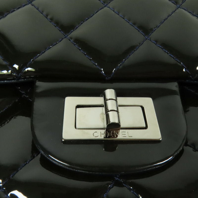 CHANEL 漆皮皮革2.55 Jumbo銀扣鏈帶肩背袋-5