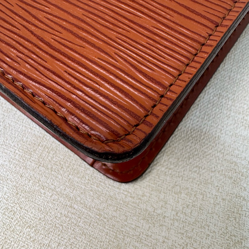 Louis Vuitton 金棕Epi手拿包-10