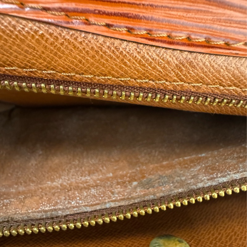 Louis Vuitton 金棕Epi手拿包-17