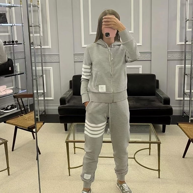 促銷品 Thom Browne 女款 灰色 四道槓 連帽外套 #38 40-2