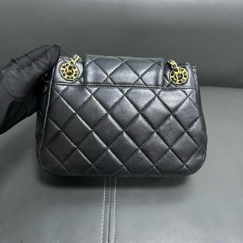 Chanel 24P 黑金羊皮hobo-6