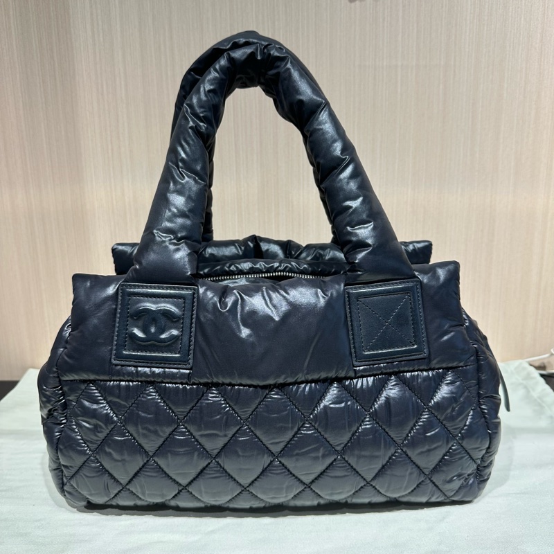 Chanel香奈兒黑色羽絨包-1