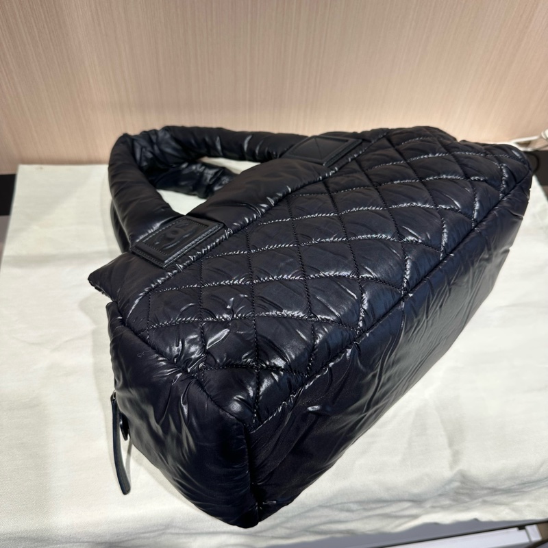 Chanel香奈兒黑色羽絨包-2