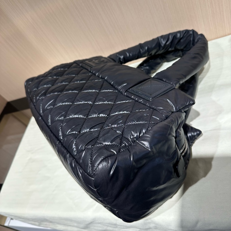 Chanel香奈兒黑色羽絨包-3
