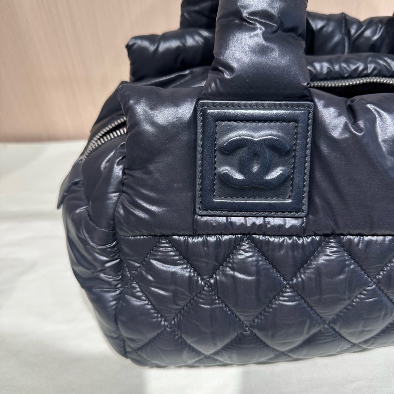 Chanel香奈兒黑色羽絨包-9