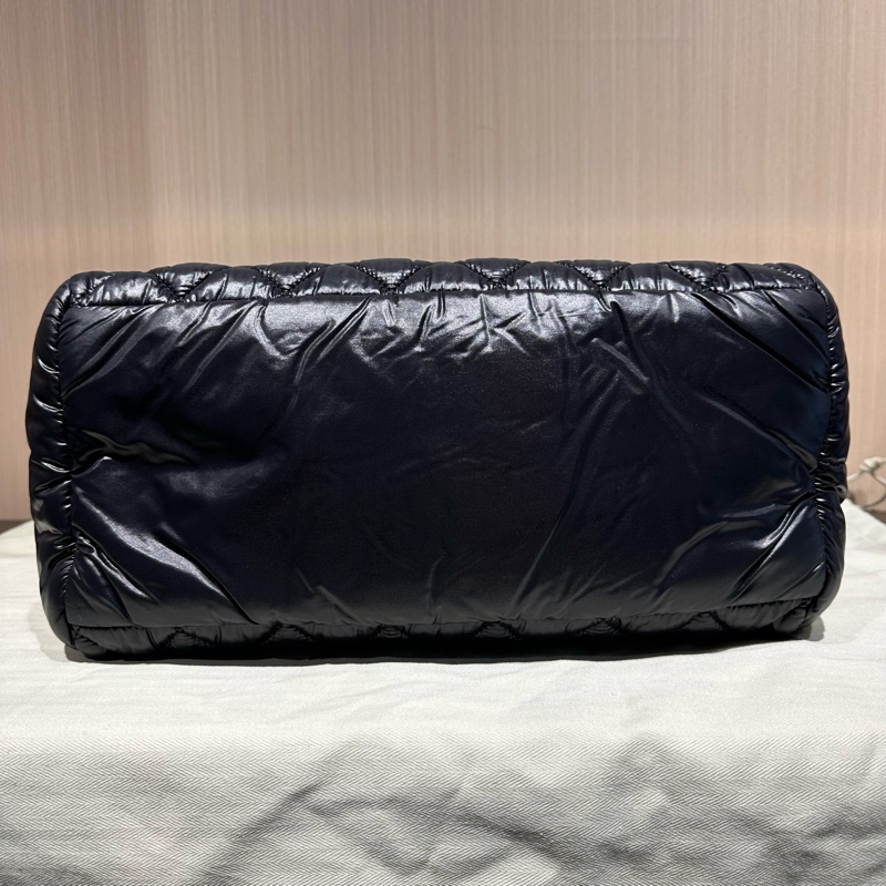 Chanel香奈兒黑色羽絨包-12