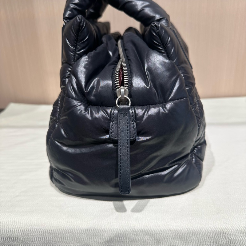 Chanel香奈兒黑色羽絨包-14