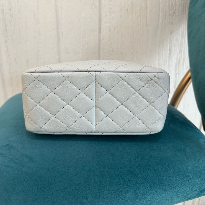 Chanel 淺灰色羊皮Hobo霧金釦流浪斜背包 AS3259-5