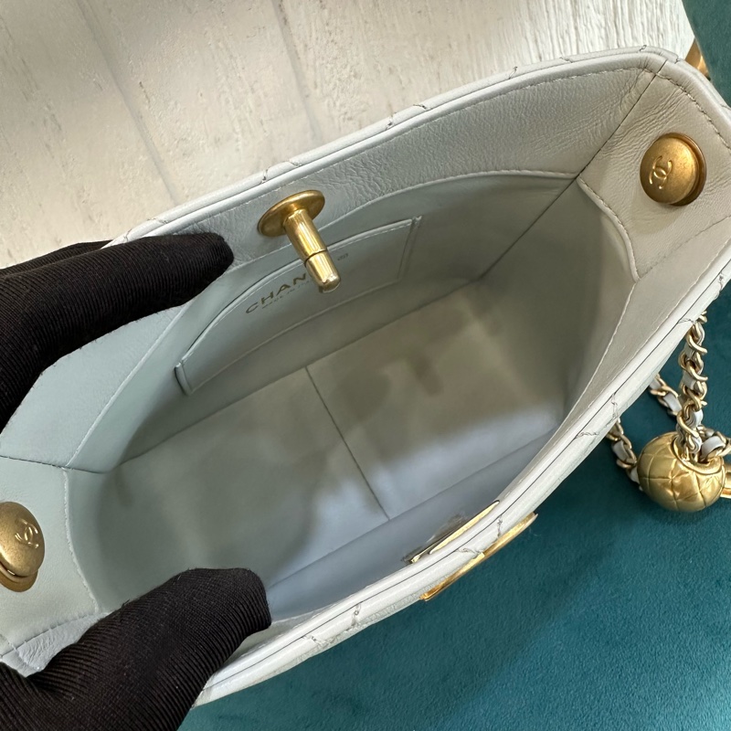 Chanel 淺灰色羊皮Hobo霧金釦流浪斜背包 AS3259-6