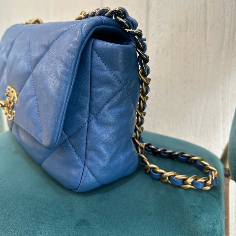 Chanel 藍羊皮大菱格紋19小號霧金釦三色鏈下蓋手提肩斜背包A81160-3