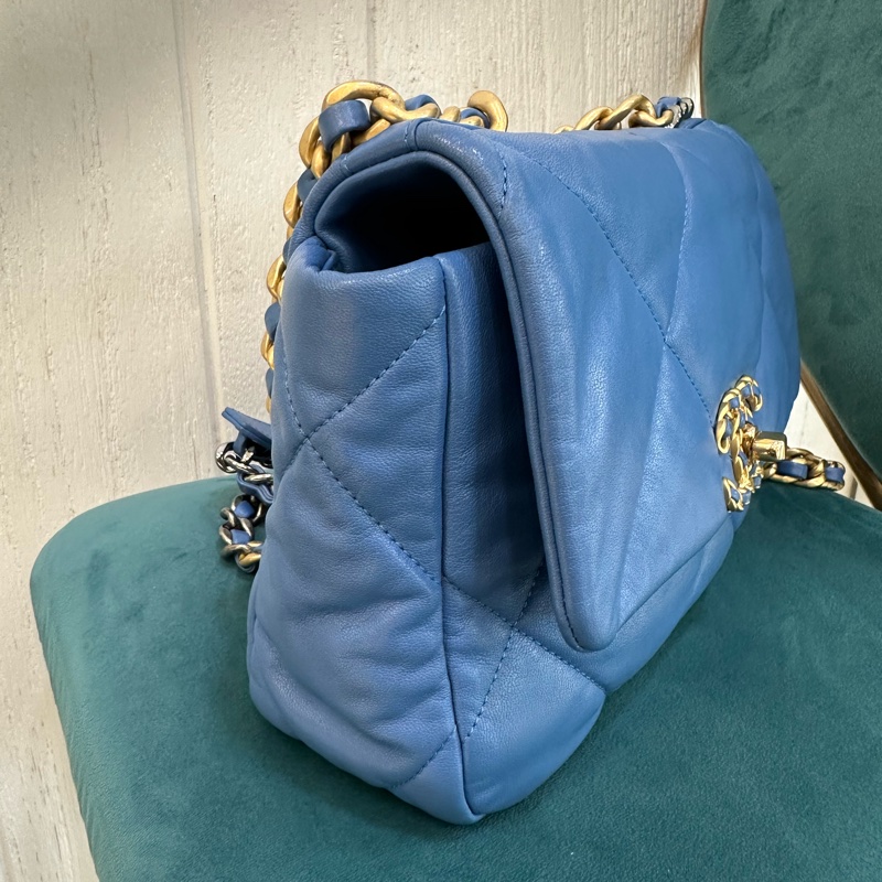 Chanel 藍羊皮大菱格紋19小號霧金釦三色鏈下蓋手提肩斜背包A81160-4