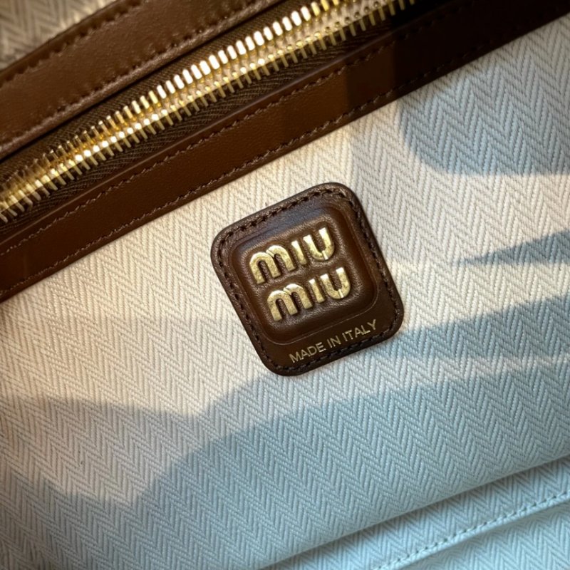 🎉新品好折扣✨Miu Miu 5BB117 大款麂皮 Beau 保齡球包 可可棕色-8