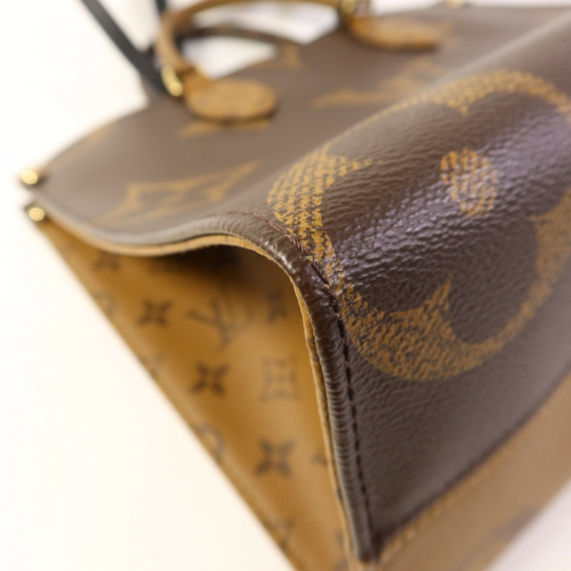 LOUIS VUITTON Monogram Giant On The Go MM金扣手挽肩背兩用袋-9