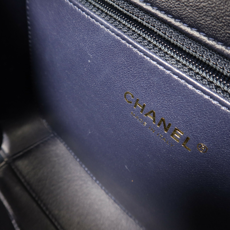 CHANEL 牛皮皮革Vanity Case金扣手挽肩背兩用袋-13