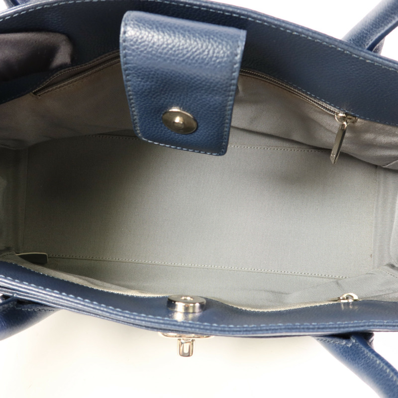 CHANEL 牛皮皮革Shoulder Bag銀扣肩背袋-5