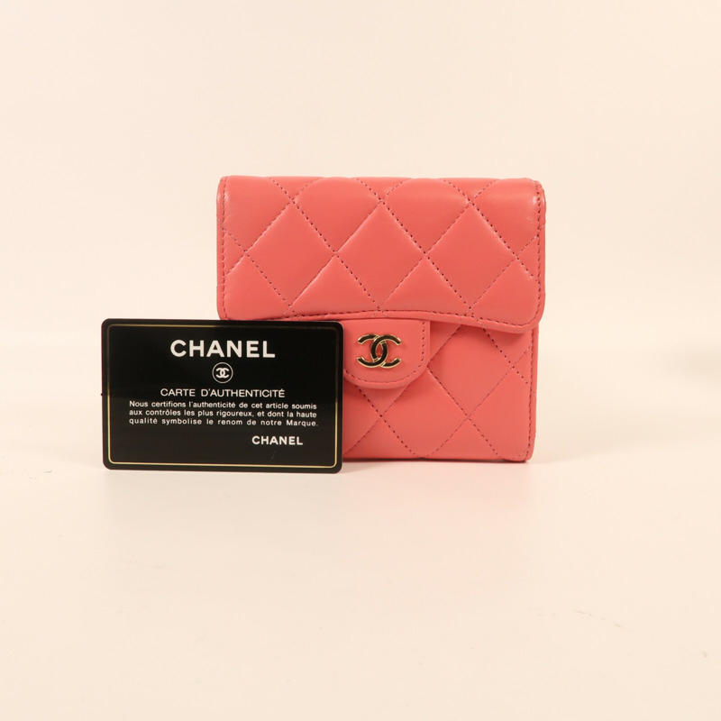 CHANEL 牛皮皮革Wallet金扣錢包-9