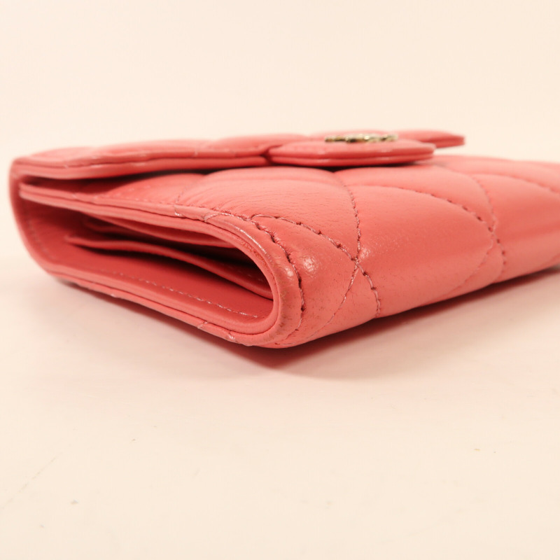 CHANEL 牛皮皮革Wallet金扣錢包-10