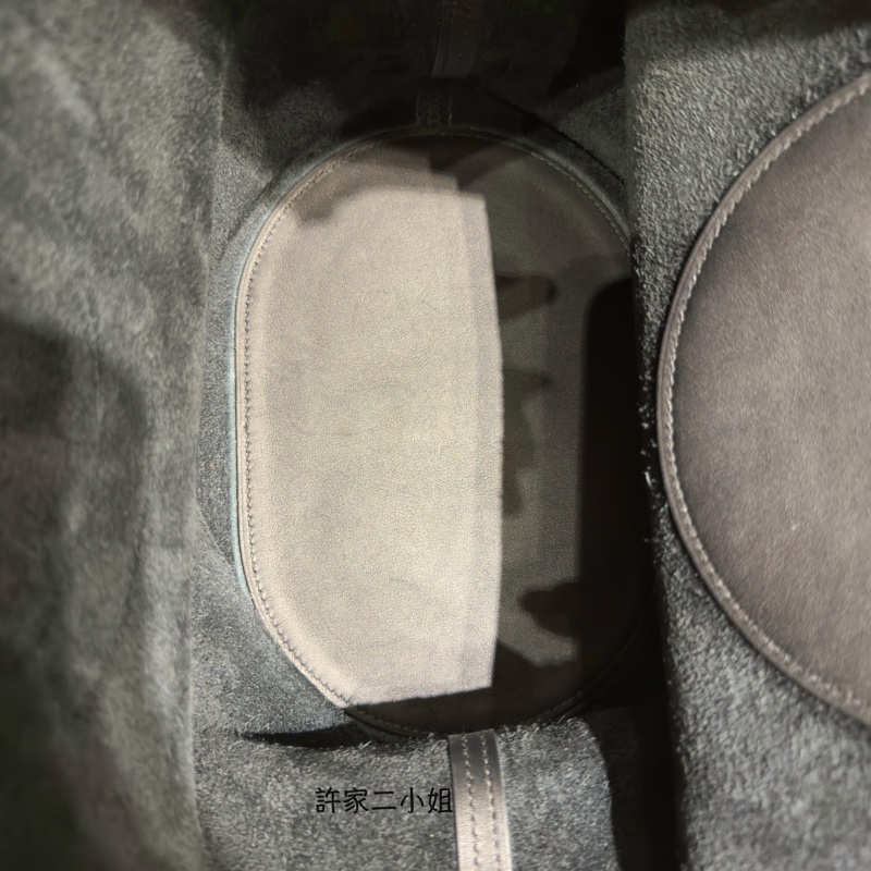 Hermes 98新閒置二手 IN THE LOOP23 黑色豬鼻銀扣菜籃子-7