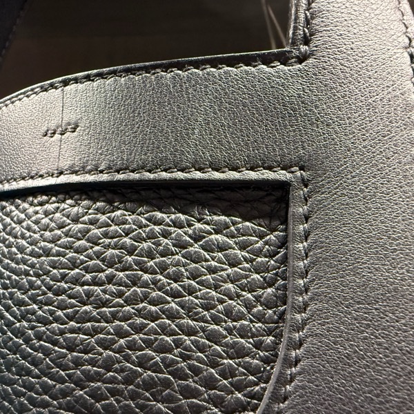 Hermes 98新閒置二手 IN THE LOOP23 黑色豬鼻銀扣菜籃子-16