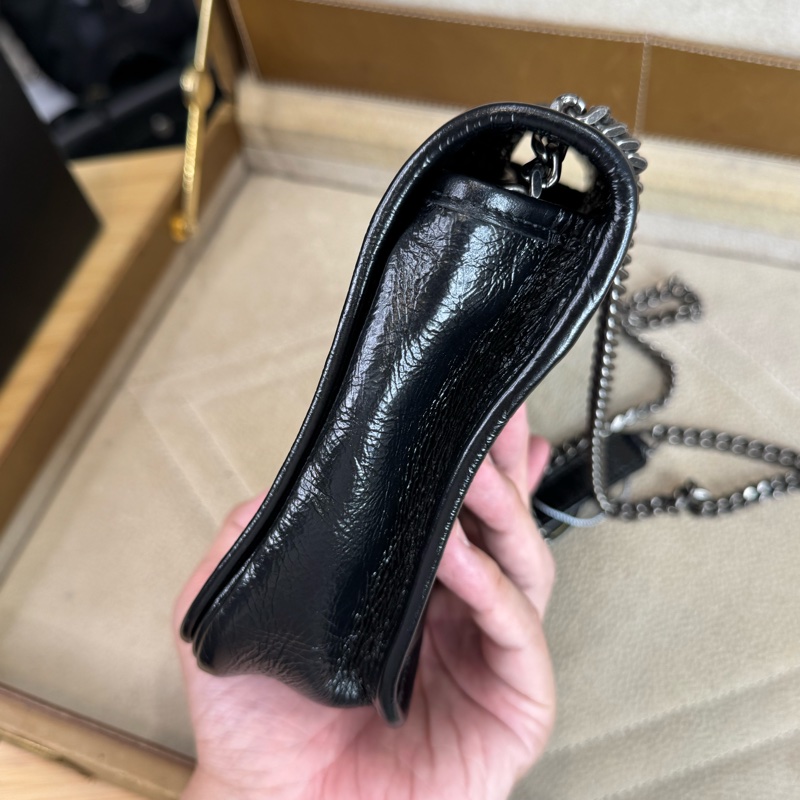 Saint Laurent (YSL) 黑色亮蠟牛皮mini Niki鏈包🖤近期新款-9